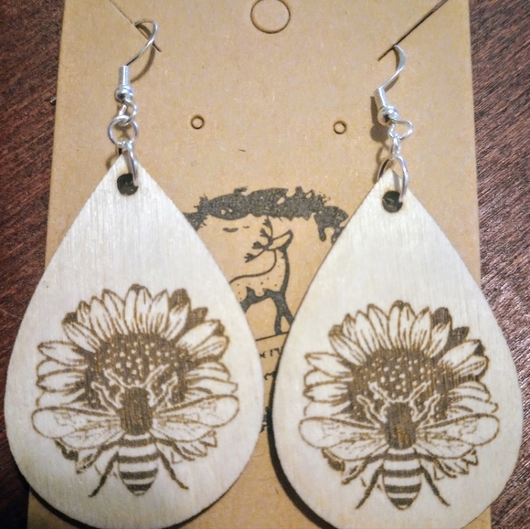 Sunflower Bee earrings - Picture 2 of 4